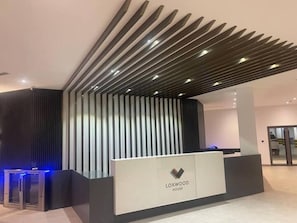 Apartment, 2 Bedrooms, Smoking, Balcony | Lobby