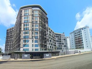 Apartment, 2 Bedrooms, Smoking, Balcony | Front of property
