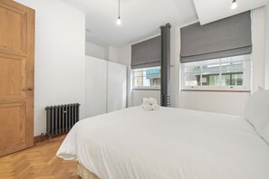 2 bedrooms, iron/ironing board, travel crib, free WiFi