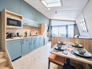 Dụng cụ nấu nướng/bát dĩa/dao nĩa 