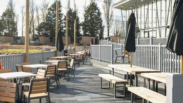 Tempat makan outdoor