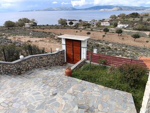 Property grounds - Tassos holiday home (Archangelos)