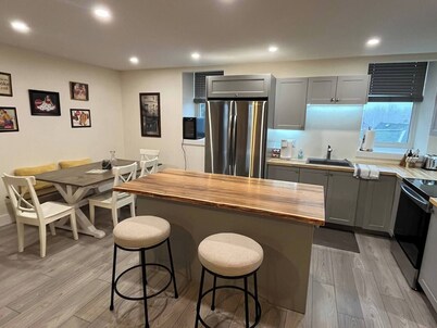 The “Old School” • Historic Town • Free Parking