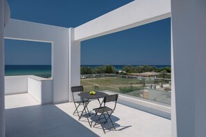Duplex One Bedroom Suite | Terrace/patio - White Pearl Suites Halkidiki (Nea Propontida)