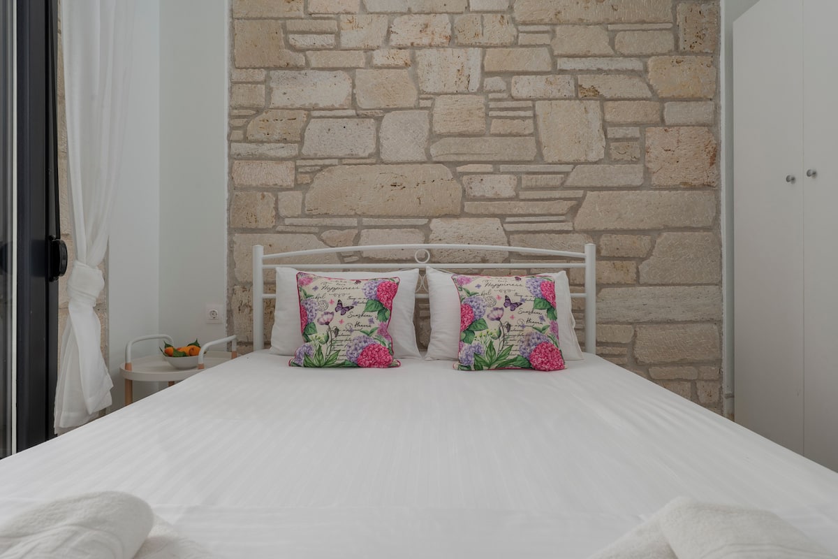Premium Suite Ground Floor | 1 bedroom, free WiFi