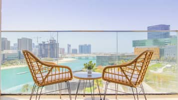 Deluxe Studio, Balcony, City View | Balcony