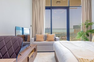 Deluxe Studio, Balcony, City View | In-room safe, iron/ironing board, free WiFi