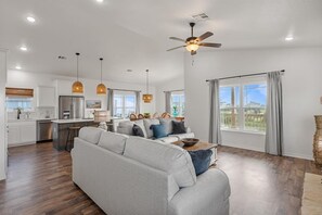 TV - The White Heron - Bayside home with Ocean views! (Gilchrist)