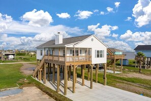 Exterior - The White Heron - Bayside home with Ocean views! (Gilchrist)