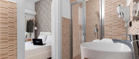 Balcone Blu | Badezimmer | Dusche, Haartrockner, Bidet, Handtücher