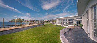 Hendre | Traditional Farmhouse Holiday Cottage