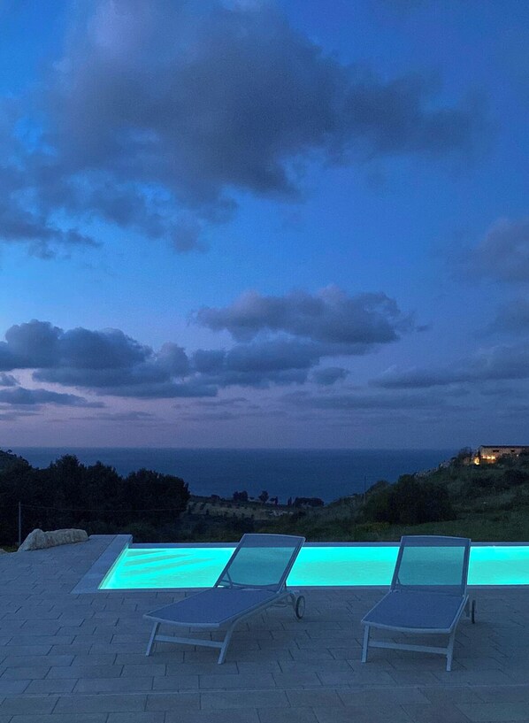 Utomhuspool