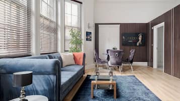 Superior Studio | Blackout curtains, iron/ironing board, free WiFi