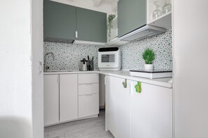 Comfort Studio, City View | Living area | Flat-screen TV - Inviting studio near the city centre (Milan)