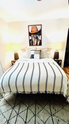 3BR, 1.5BA with covered parking minutes from downtown.