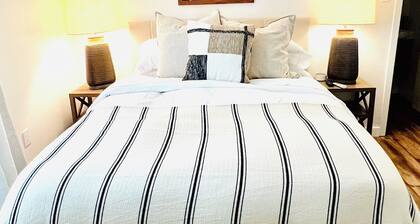 3BR, 1.5BA with covered parking minutes from downtown.