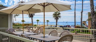 Beautiful 2 Bed Beach Condo #104 2 Bedroom Condo by RedAwning