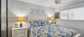 Beautiful 1 Bed Beach Condo #122 1 Bedroom Condo by RedAwning