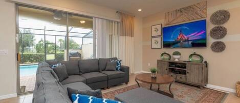 Townhome, 5 Bedrooms | Living area
