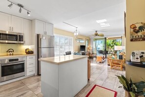 Condo, 2 Bedrooms | Private kitchen - Kihei Beach, #210 2 Bedroom Condo (Kihei)