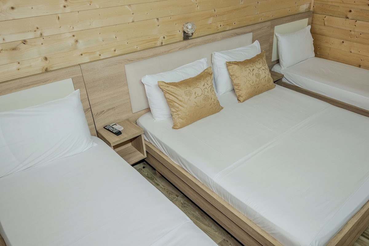 Free WiFi, bed sheets