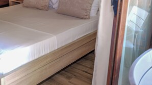 Ảnh chưa phân loại, 4 trong số 85 ảnh, nút