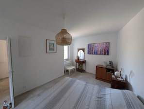 1 bedroom, travel crib, free WiFi, bed sheets