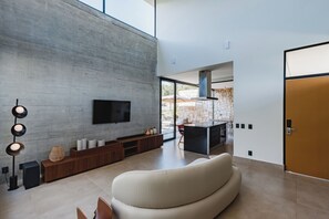 豪華獨棟房屋, 3 間臥室, 獨立浴室, 花園景觀 | 起居區