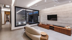 Deluxe House, 4 Bedrooms, Ensuite, Garden View | Ruang tamu