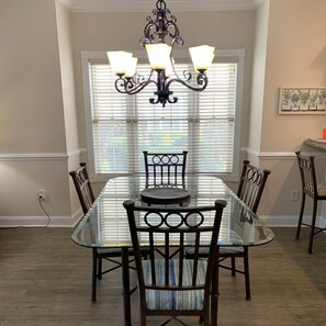 Dining - Sunkissed Bliss at Myrtlewood Villas (Myrtle Beach)