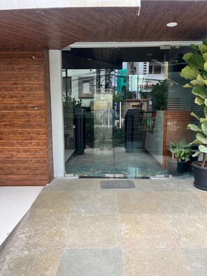 Superior Double Room, City View | Living area - The Cinco Bliss (Hyderabad)