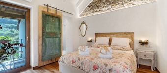 Room 'Pria' with Mountain View, Wi-Fi and Air Conditioning