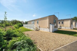 Cottage | Front of property - Island Breeze - Hayling Island (Hayling Island)