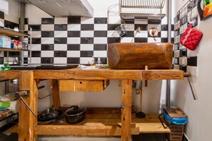 Kühlschrank, Mikrowelle, Herdplatte