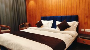 Habitació doble estàndard, vistes a la muntanya | Minibar, habitacions insonoritzades, wifi gratuïta i roba de llit 