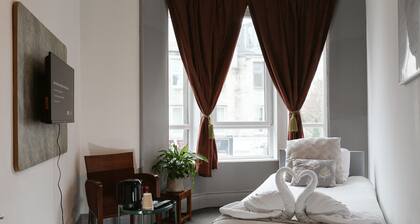 First Floor Room - 4