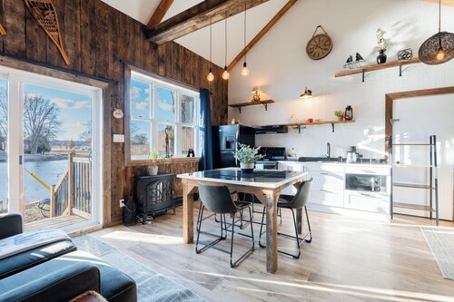 Le Héron Eco-Rustic Chalet with Waterfront Terrace and Spa