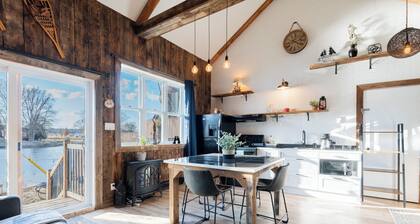 Le Héron Eco-Rustic Chalet with Waterfront Terrace and Spa