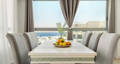 Sea View Penthouse Near the Beach by Sea N' Rent