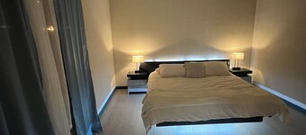 Charming 3-bedroom house with WiFi, AC in superb Palmdale