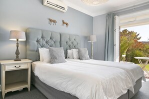 1 bedroom, WiFi, bed sheets - Winelands Golf Lodges 4 (Cape Town)