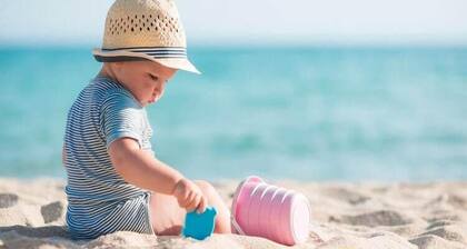 Ferienhäuser für Familien, Spielplatz, Sommerbad