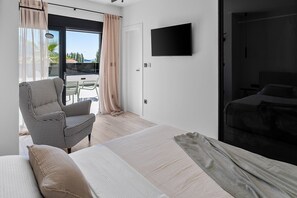 4 makuuhuonetta, silitysrauta/-lauta, Wi-Fi, vuodevaatteet