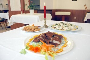 Khu ẩm thực cho gia đình