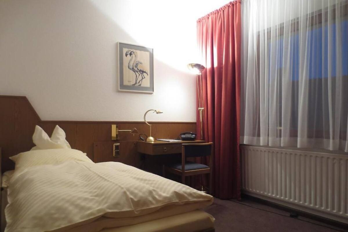 In-room safe, desk, laptop workspace, soundproofing