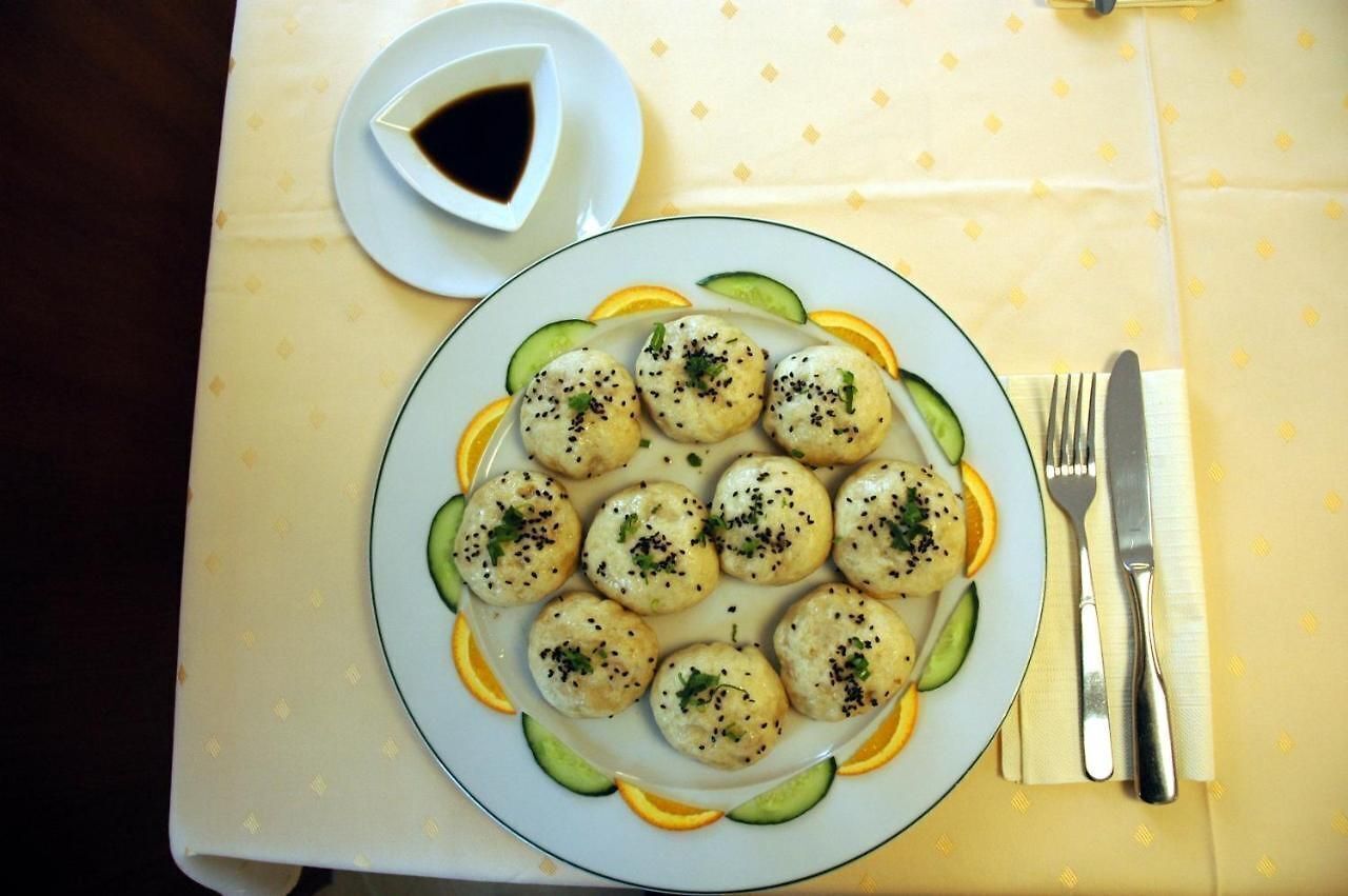 Café da manhã com buffet grátis todos os dias