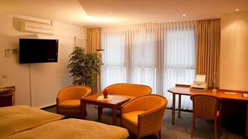 In-room safe, desk, laptop workspace, free WiFi