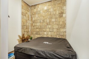 Indoor spa tub - Hotel Subra Atrium (Meljine)