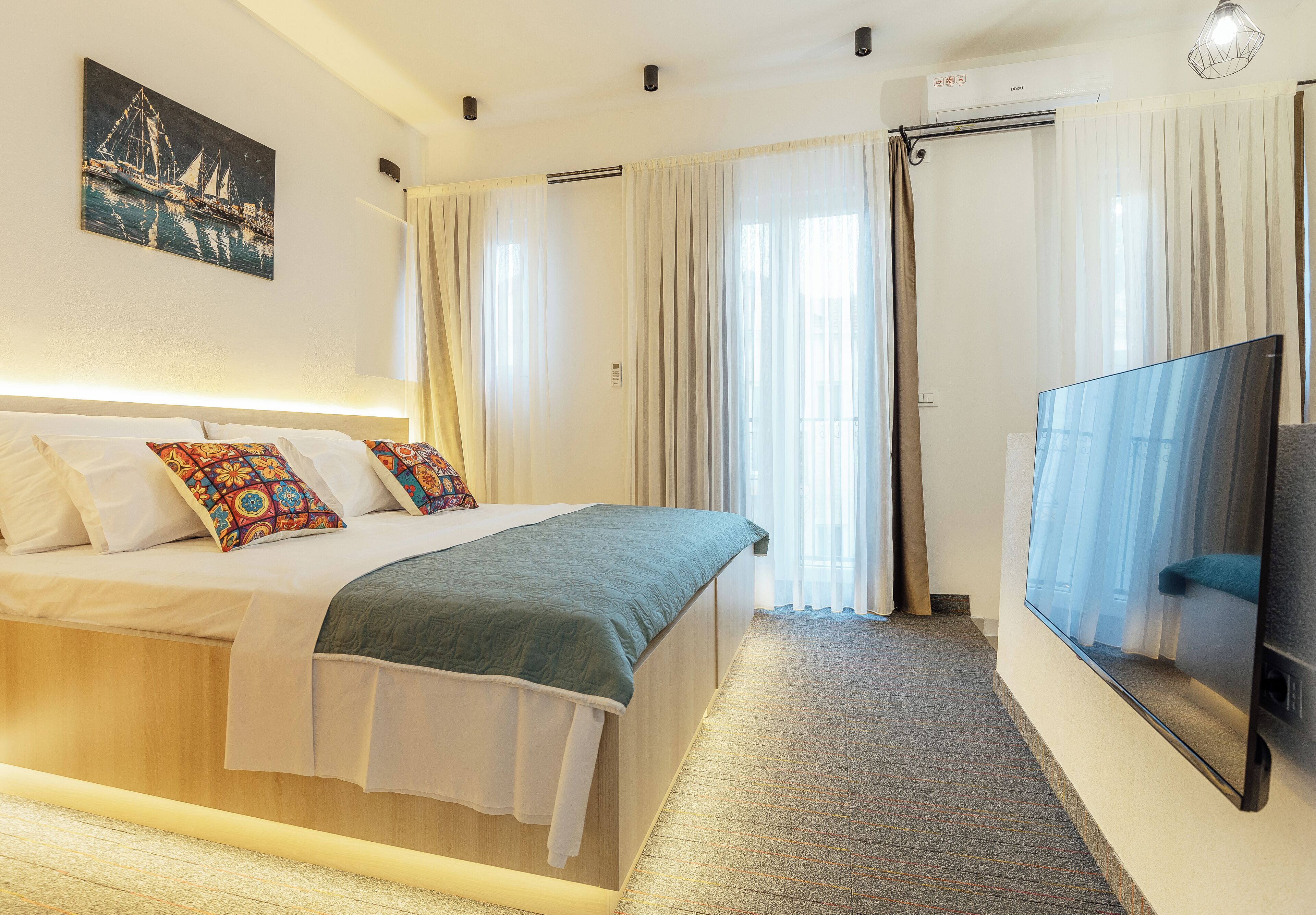 스탠다드 스위트, 수영장 전망 | 1 개의 침실, 고급 침구, 메모리폼 침대, 객실 내 금고