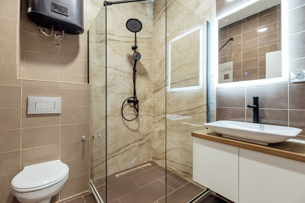 Indoor spa tub